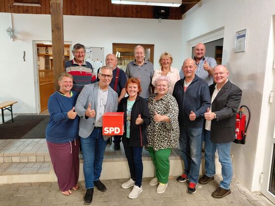 Die neu gewählte Vorstandschaft des SPD-Ortsvereins Gottfrieding