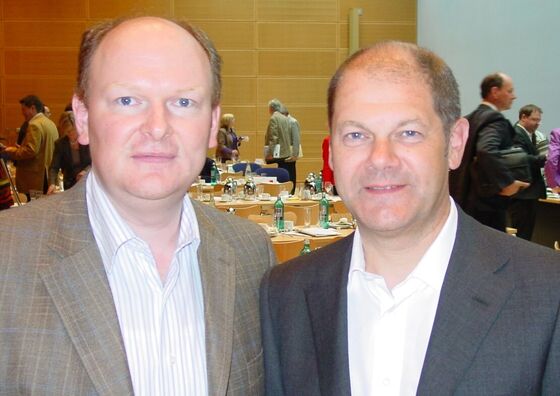 Dr. Bernd Vilsmeier unterstützte den Koalitionsvertrag für die neue Bundesregierung mit Bundeskanzler Olaf Scholz